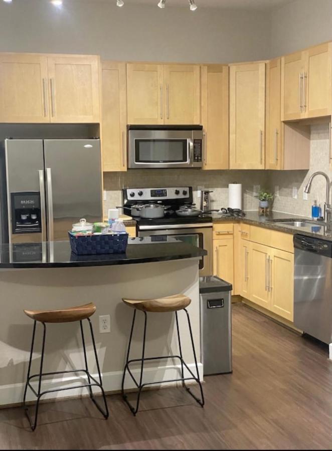 Luxury Corporate Apartment Rental Хьюстон Экстерьер фото
